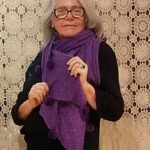 Pashmina em Lã com Pontinhos e Pompons Lilás