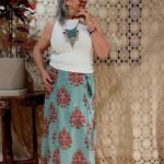 Saia Longa Reta em Viscose Envelope Estampa Floral Verde Chá